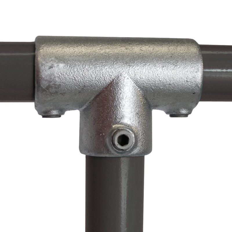 C04.104 Long Tee - Handrail Fitting