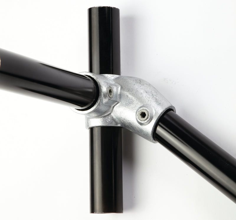 C211RH.C211 Right Hand Level to Sloping Down Side Outlet Tee 30° to 45°