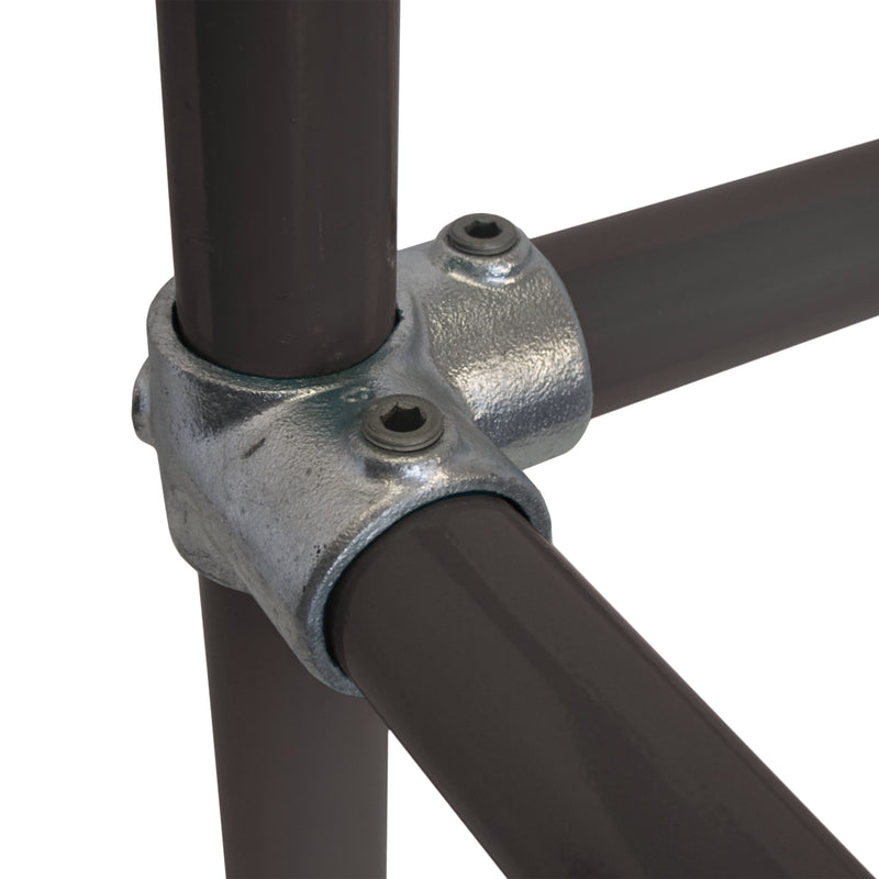 C21.116 Corner C/W Through Tube - Handrail Fitting