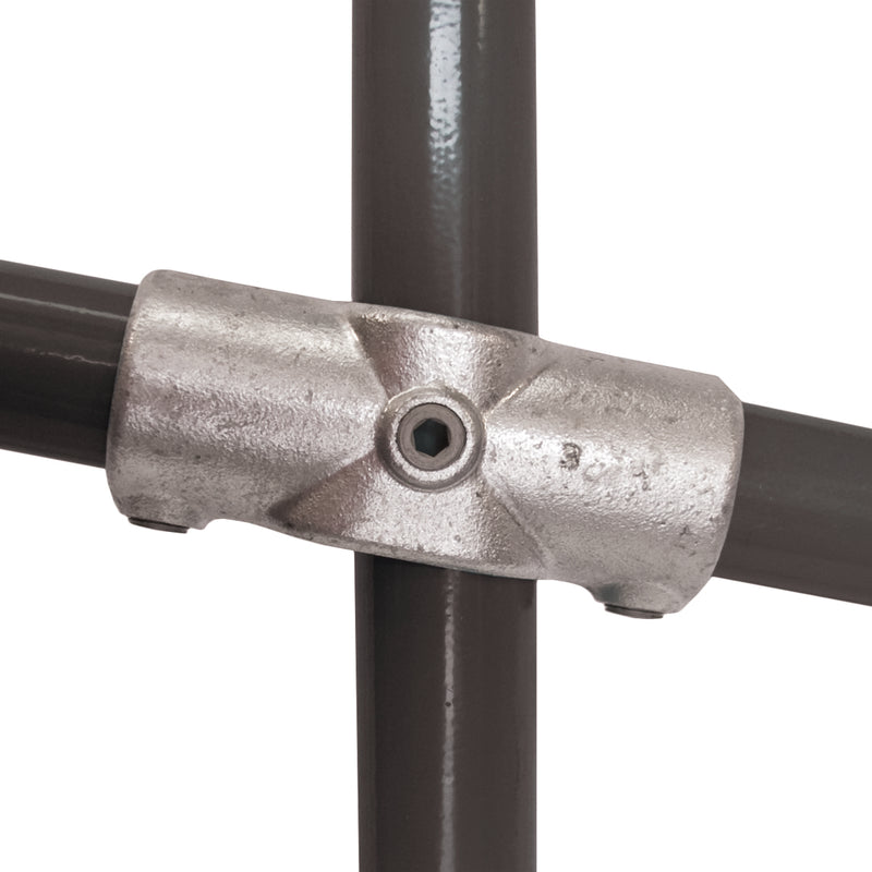 C54.156 Slope 2 Socket Cross 0° to 11° - Handrail Fitting